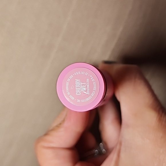 New Jeffree Star Cosmetics Velvet Trap Lipstick in Cherry Wet - Picture 7 of 8